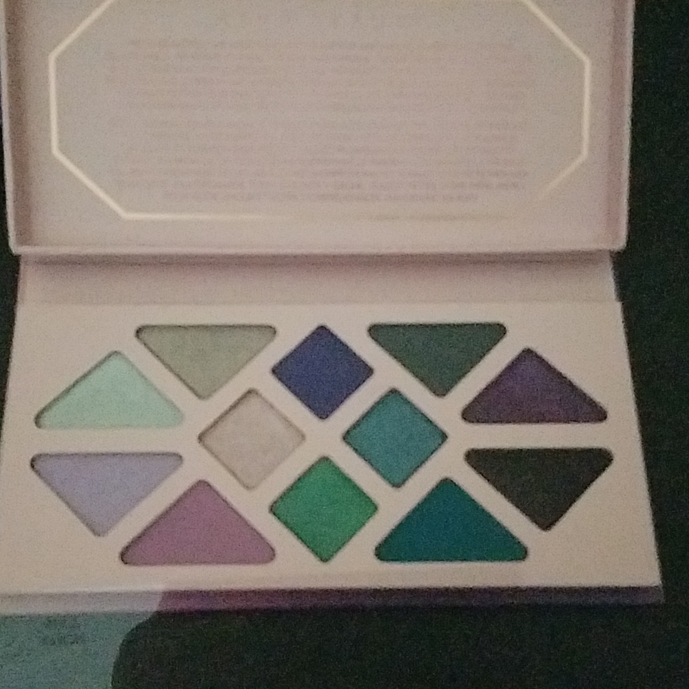 Arthr moonlights palette.